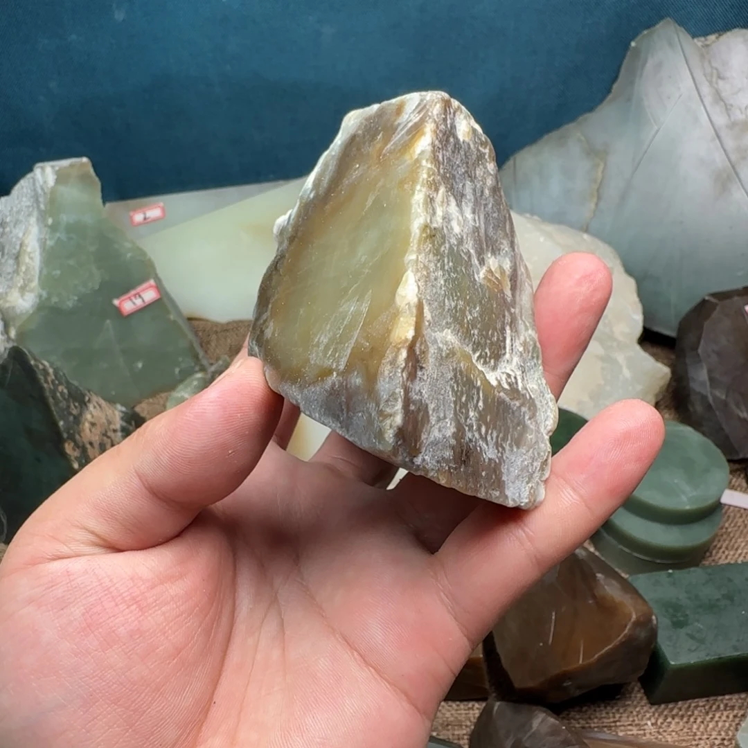 未镶嵌和田玉（糖玉）珠宝奇石