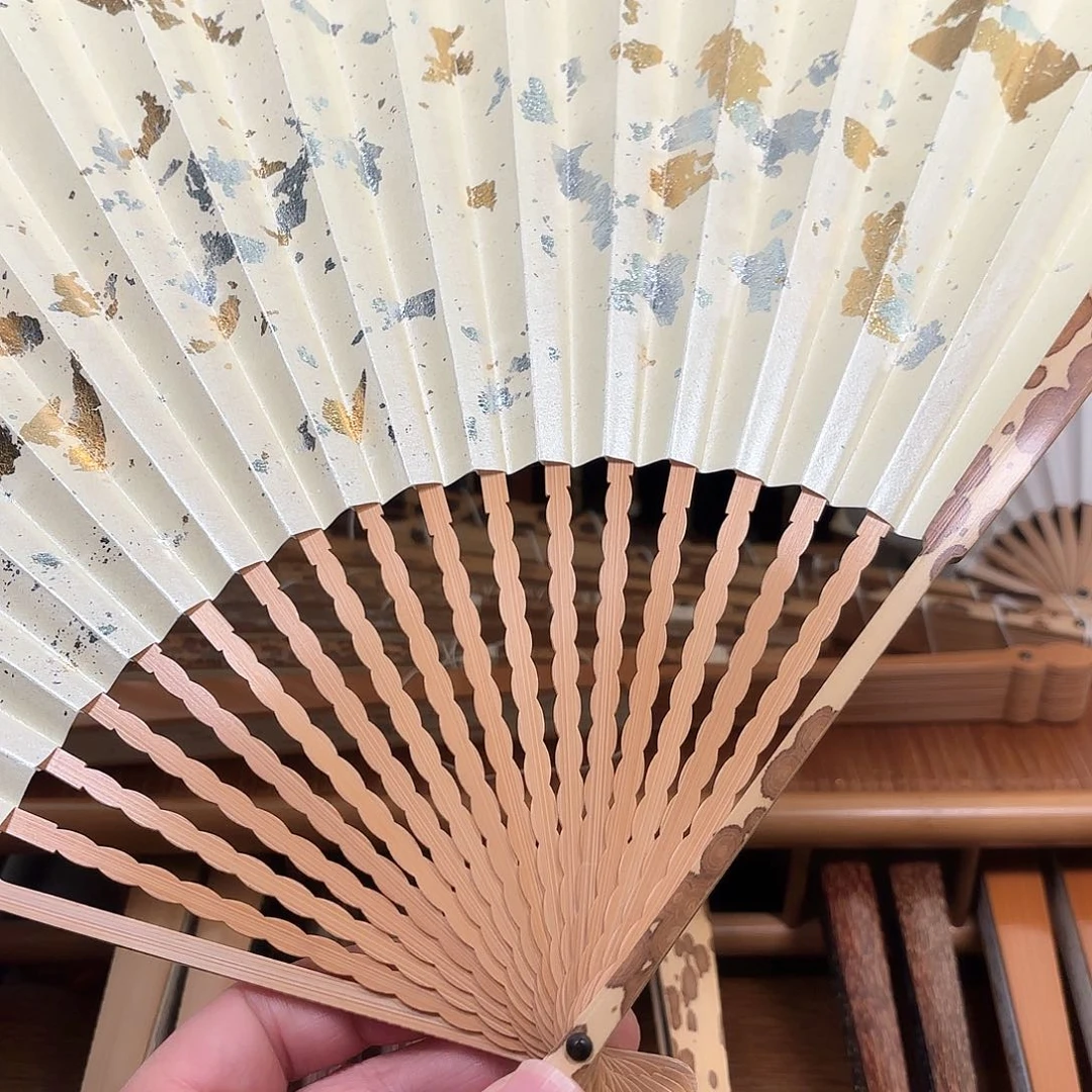 扇子白洒龙鳞梅妃