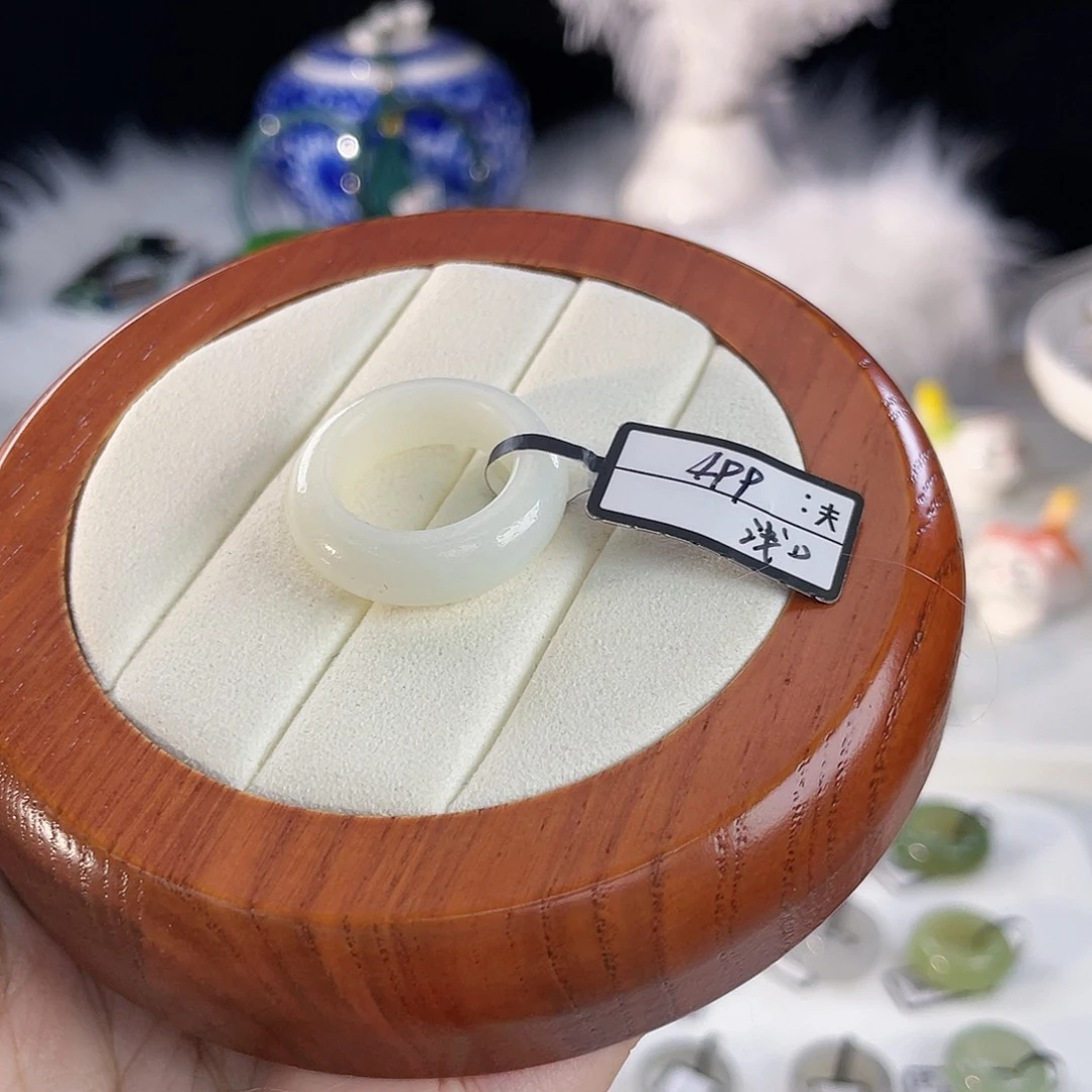 和田玉未镶嵌戒指l。俄白甜甜圈。17。不退换