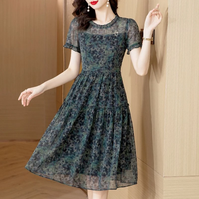 碎花夏季连衣裙女新款中年妈妈休闲收腰显瘦短袖薄款裙子