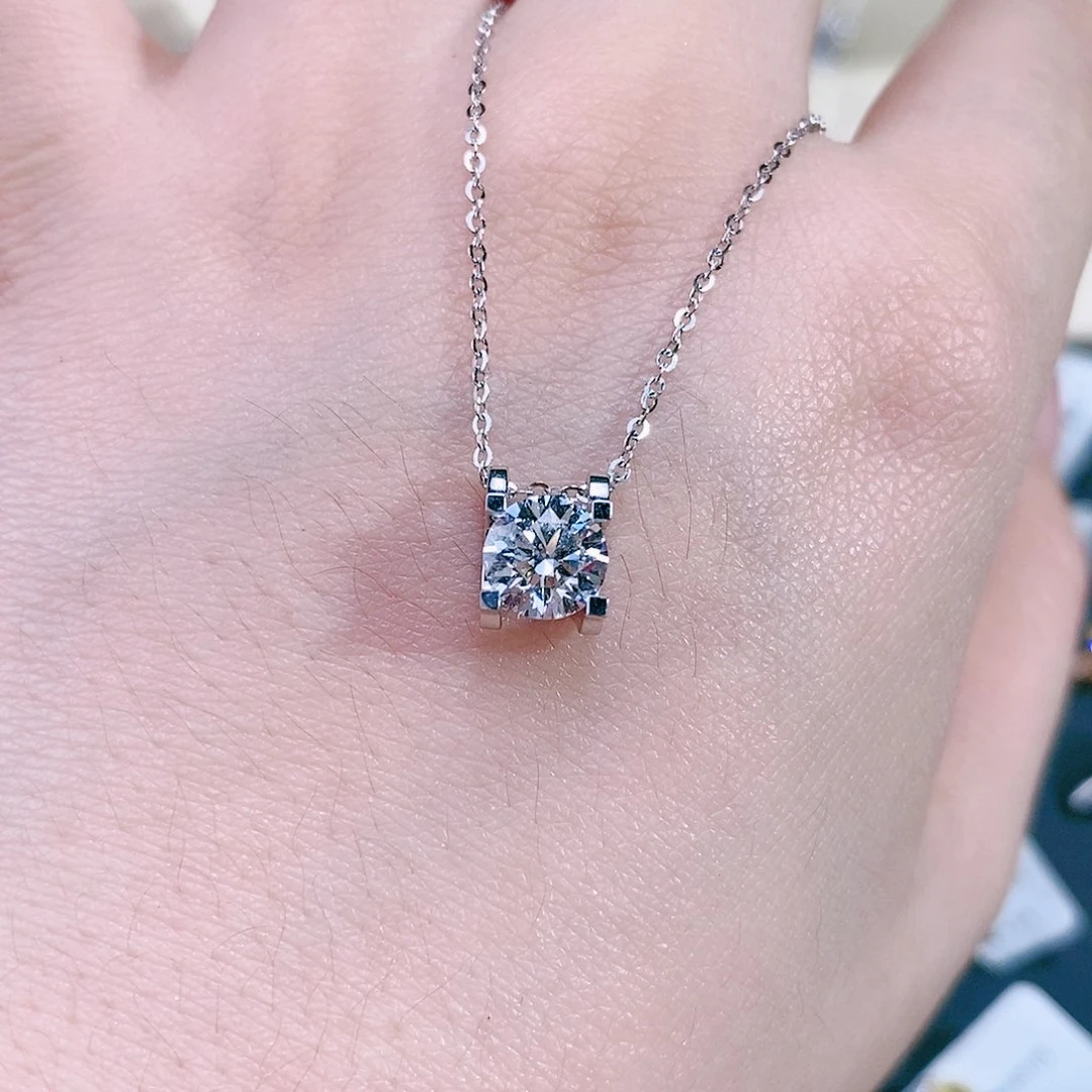 实验室培育钻石颈饰18K金镶嵌