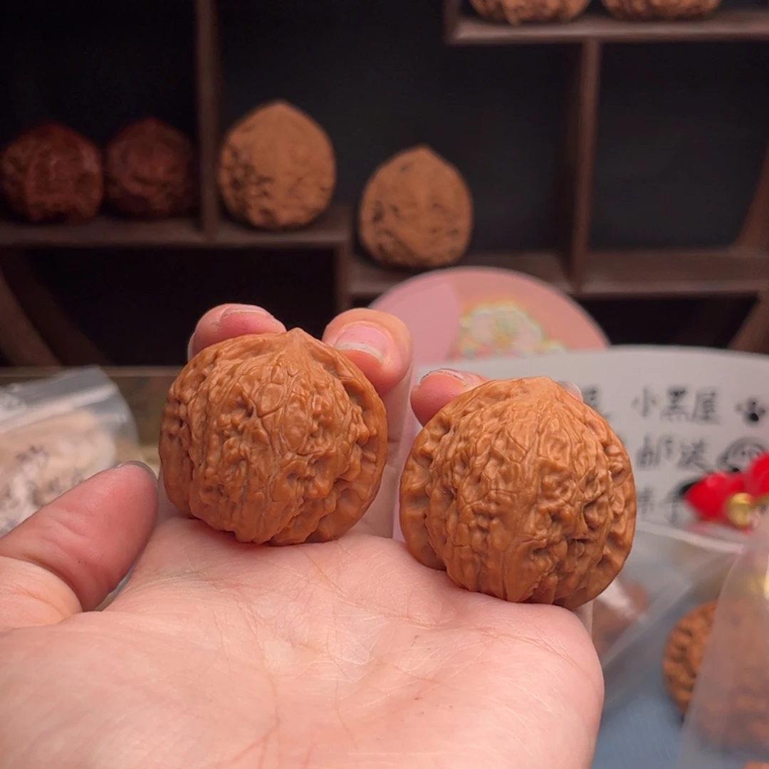 文玩核桃吊坠红豆 36-36-35 编号6001