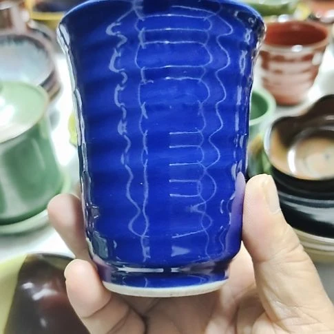 瓷片瓷片，各种摆件，均有瑕疵。沙锅！