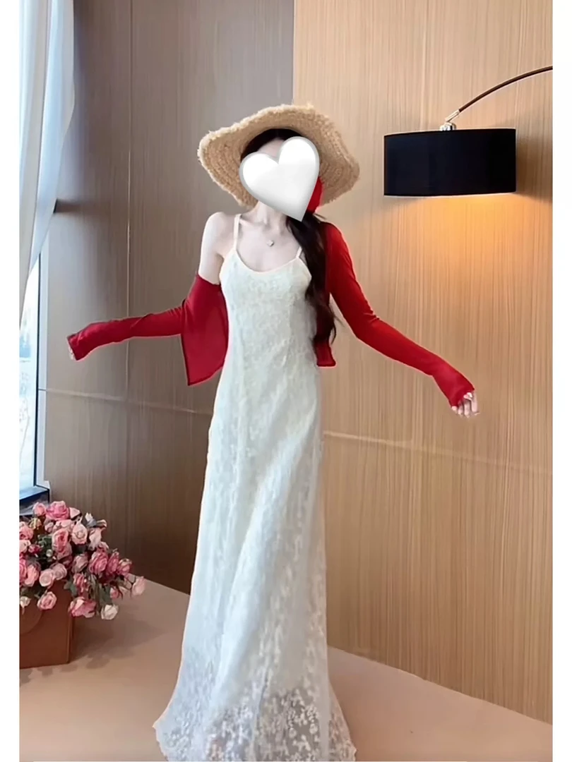 2025法式气质温柔蕾丝吊带连衣裙新款夏季刺绣碎花显瘦百搭长裙子