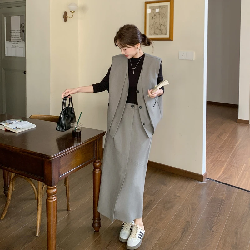 韩系通勤风马甲半身裙2025秋季新款气质显瘦松弛感盐系高级感套装