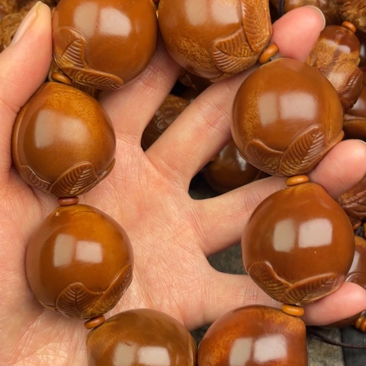 梁****吊坠橄榄核橄榄核