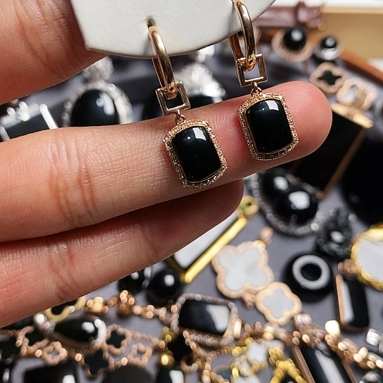 翡翠18K金镶嵌耳饰