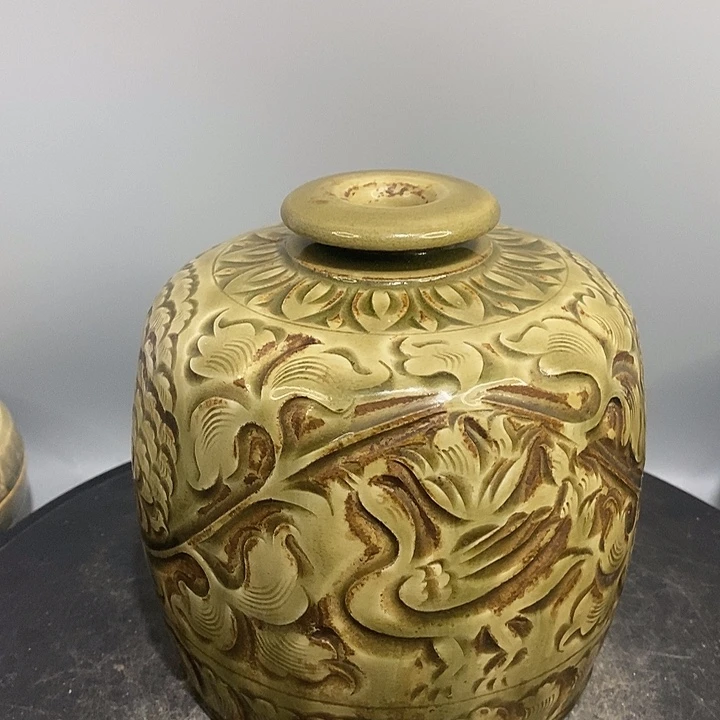 耀州窑嘟噜瓶造型美观