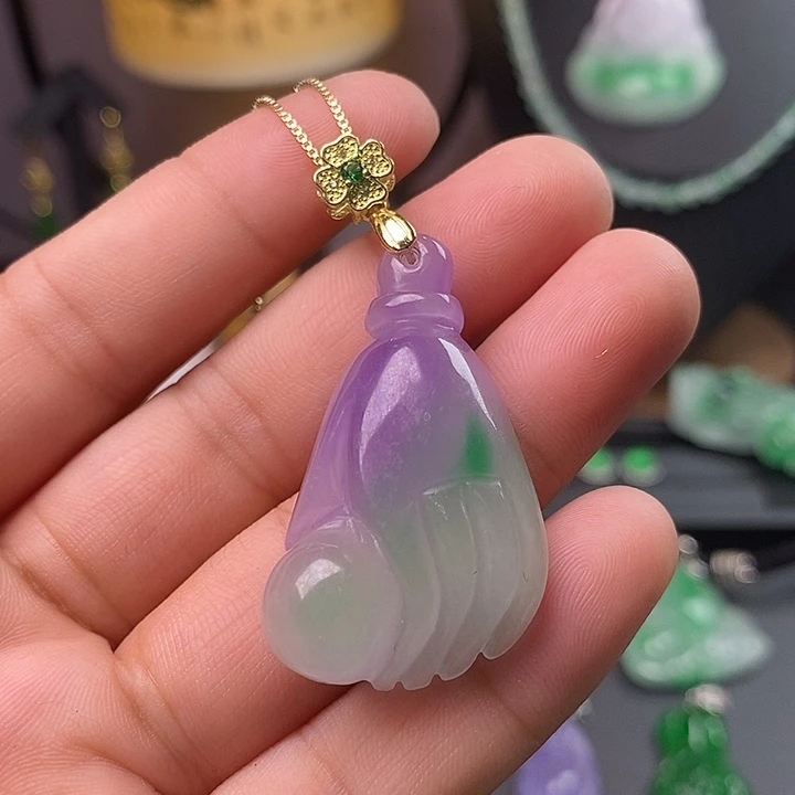 翡翠未镶嵌吊坠(赠链)