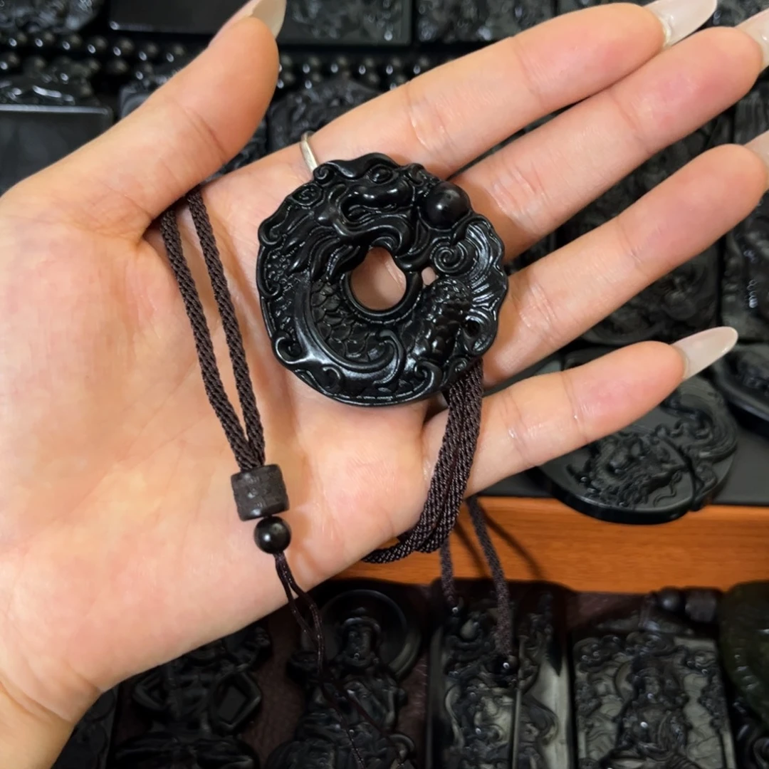 漫***兴蛇纹石玉未镶嵌颈饰