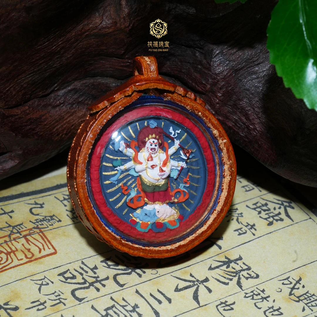 非金属珐琅吊坠 扶摇臻选|白六臂红皮擦擦圆形卡卡吊坠2102