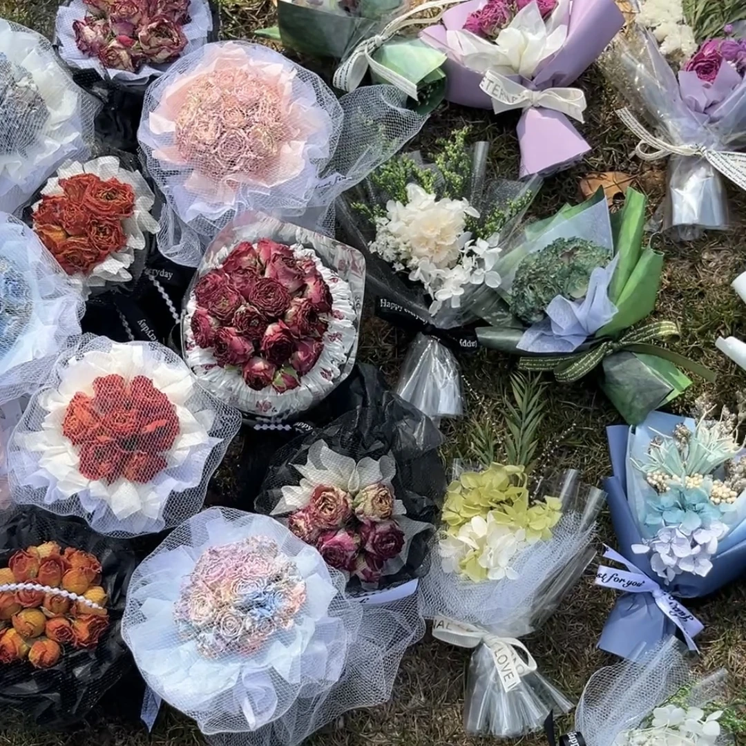 【直播专属】520七夕迷你见面花束玫瑰绣球车载香薰送闺蜜女友毕业