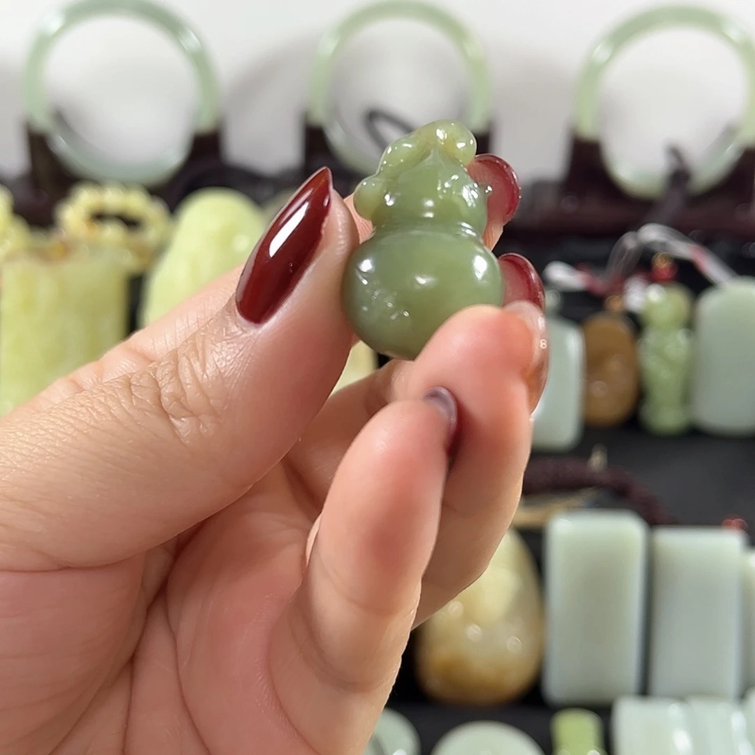 和田玉未镶嵌吊坠(不含链)