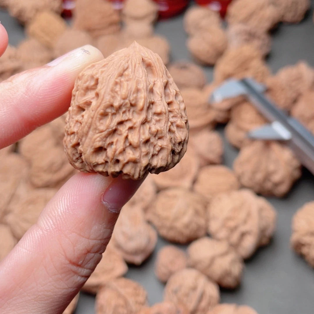 聚***贸文玩核桃吊坠南疆