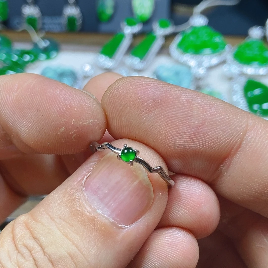 翡翠未镶嵌戒指77戒指