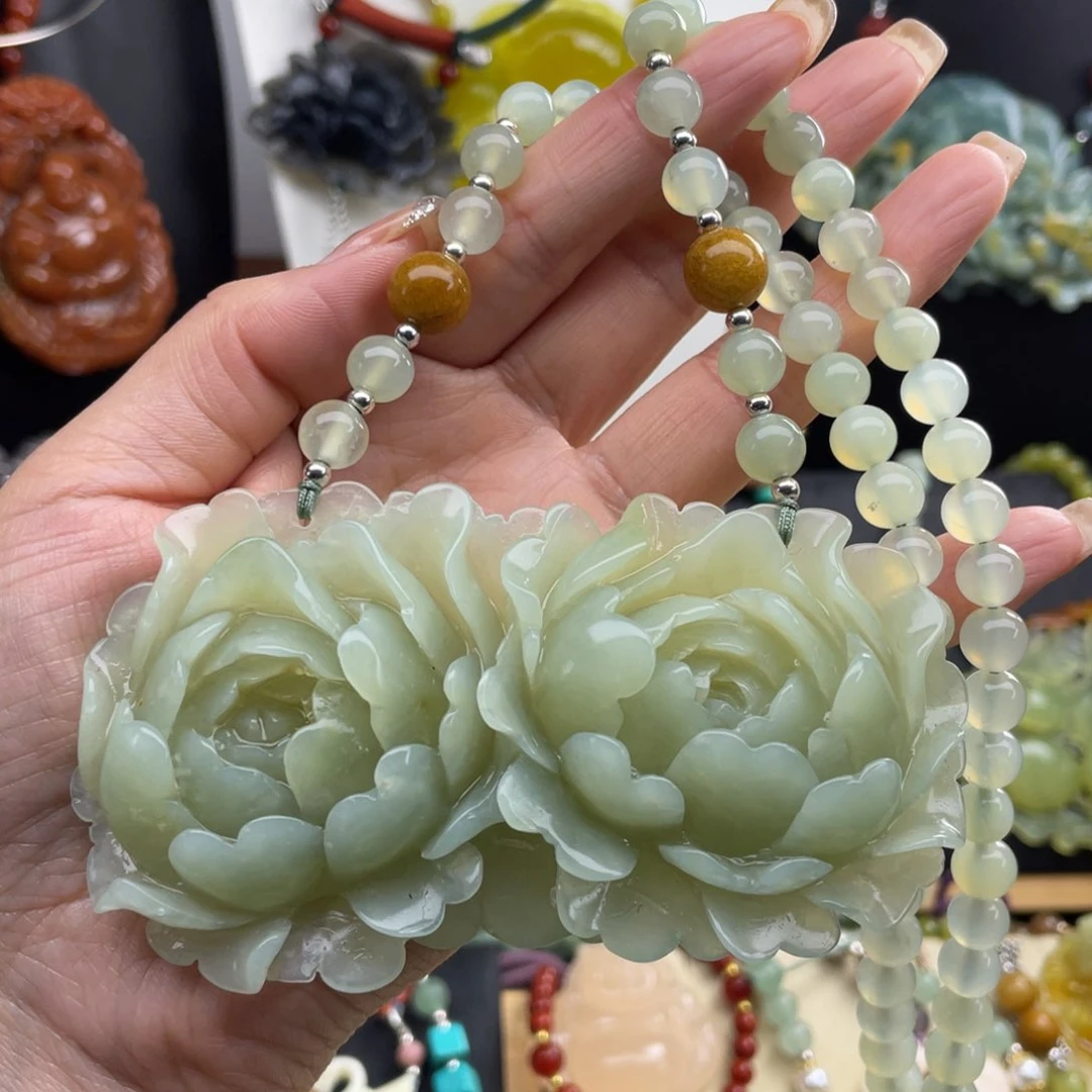 蛇纹石玉未镶嵌颈饰