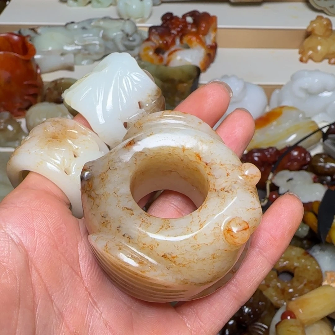 玄***真和田玉未镶嵌颈饰