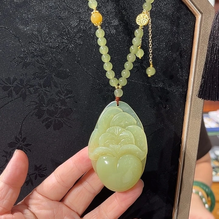 颈饰未镶嵌和田玉