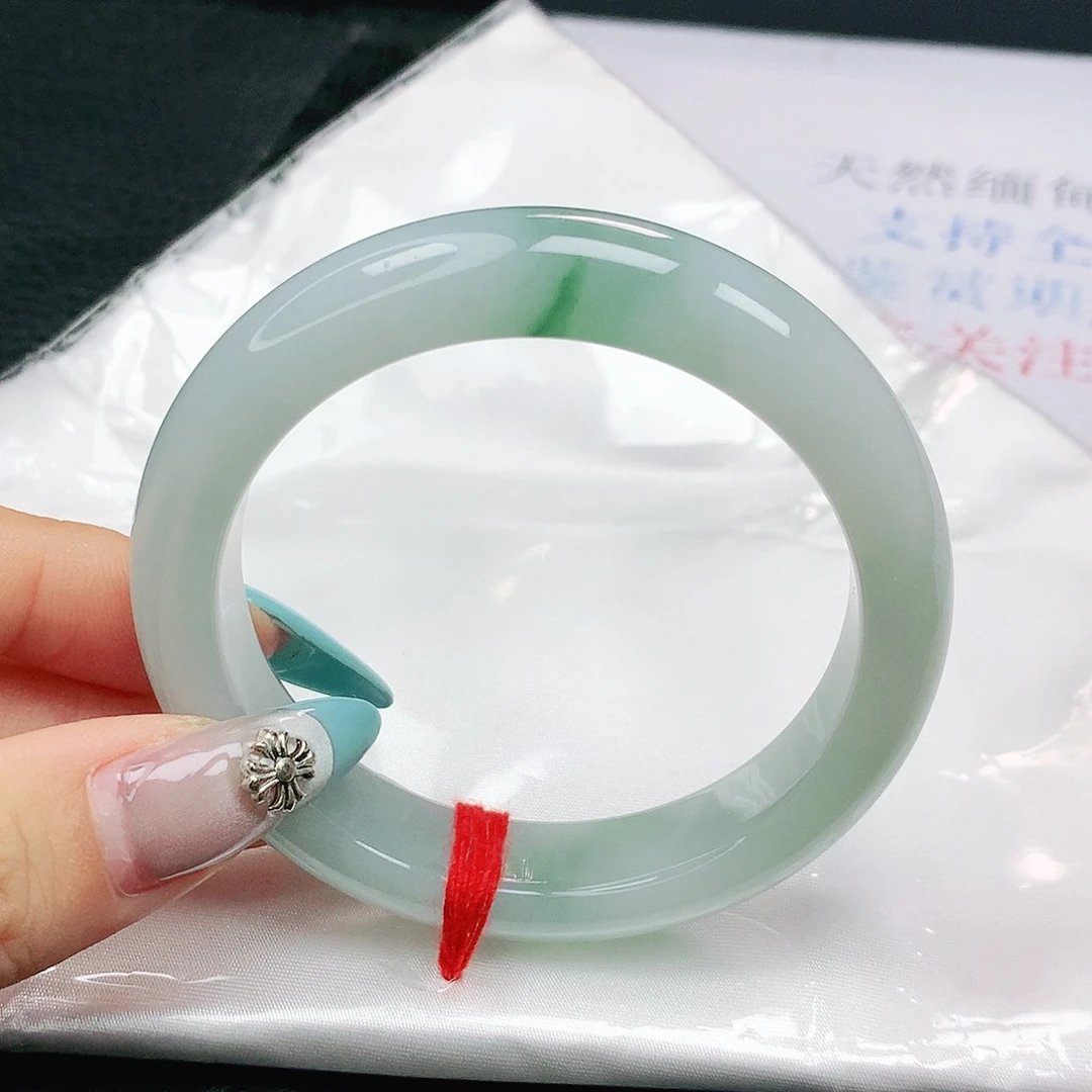 翡翠手镯未镶嵌翡翠54.4胶润飘绿正圈