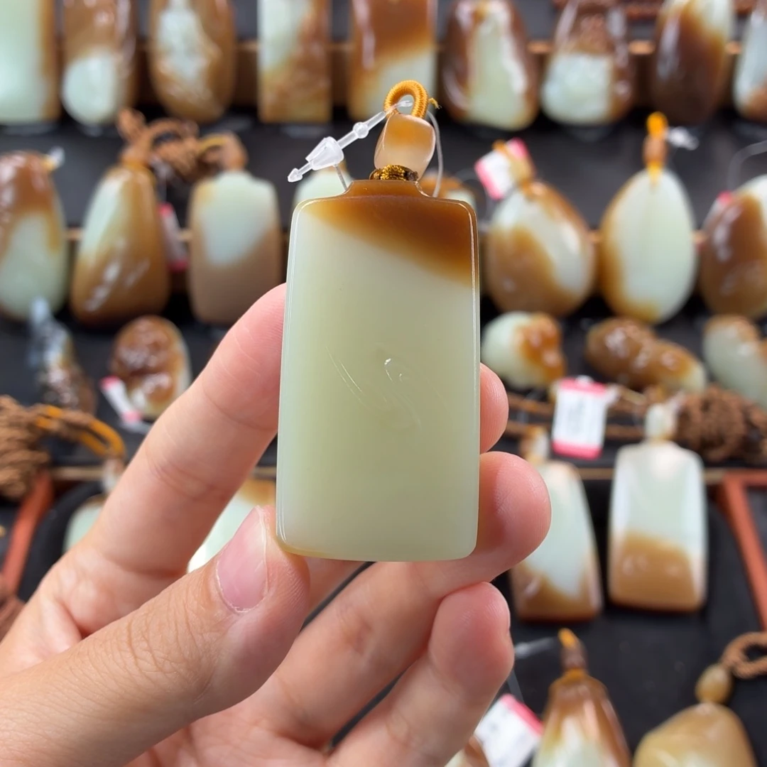 颈饰未镶嵌和田玉