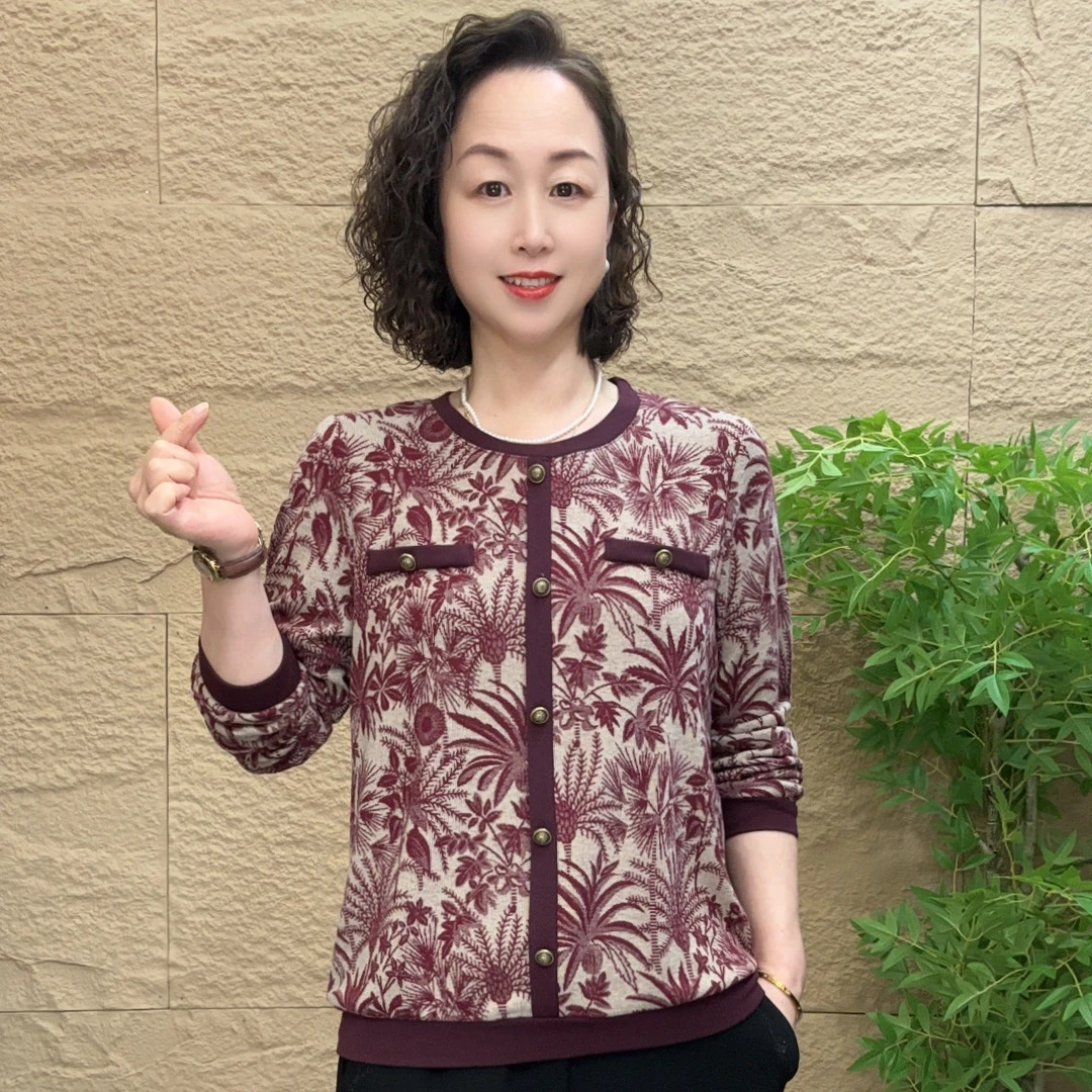 秋季长袖新款妈妈装时尚漂亮宽松女士小香风休闲百搭气质减龄小衫