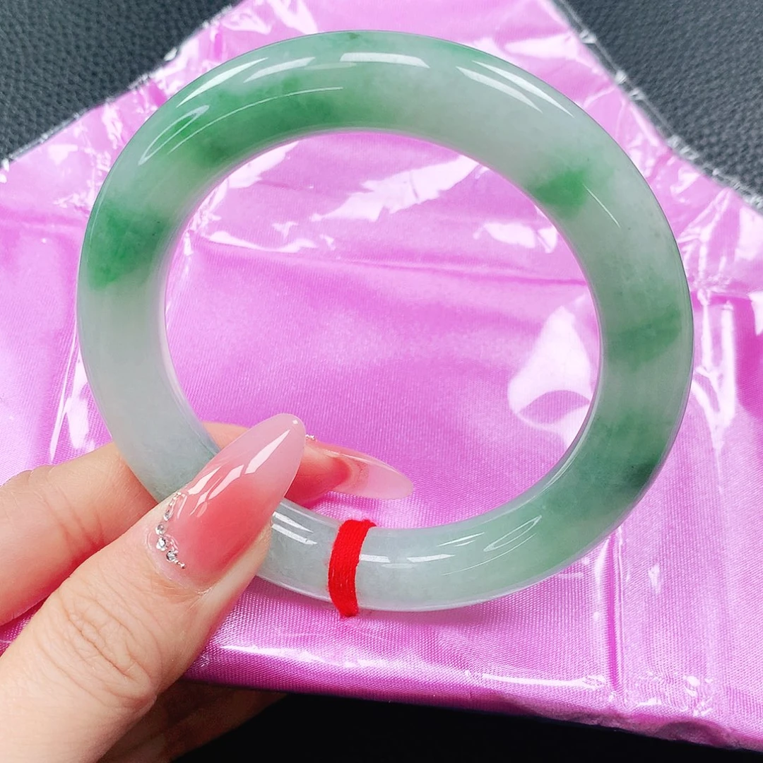 翡翠手镯未镶嵌55圈