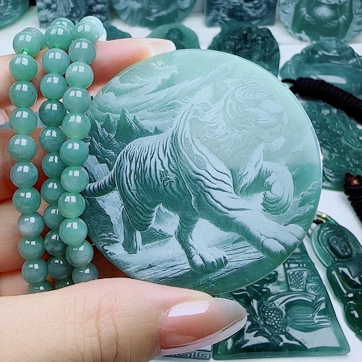 翡翠未镶嵌颈饰多样性发货天然的A货翡翠