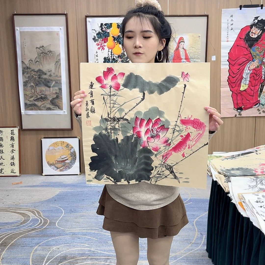 国画00后美女卖字画