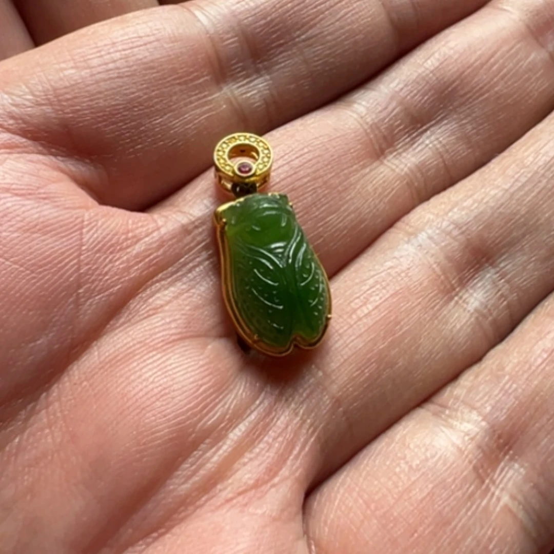【闪购商品】颈饰18K金镶嵌和田玉（碧玉）
