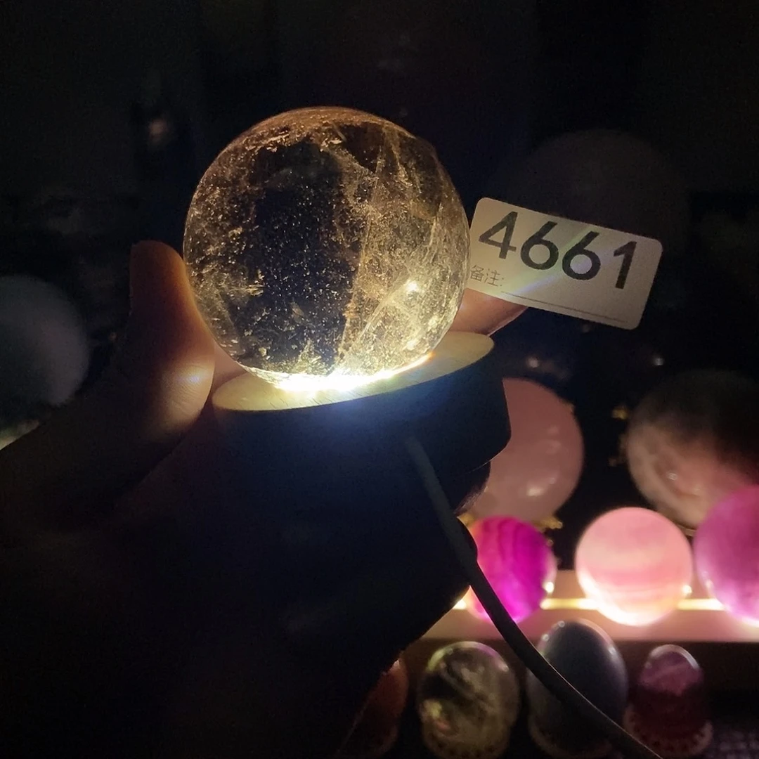 水晶摆件未镶嵌没****?摆件