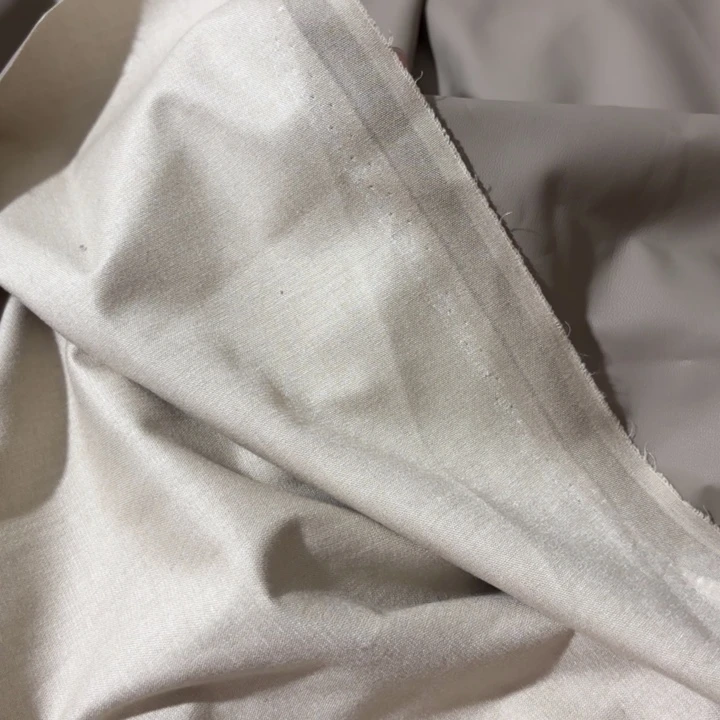 混纺奶茶灰棉底1米。