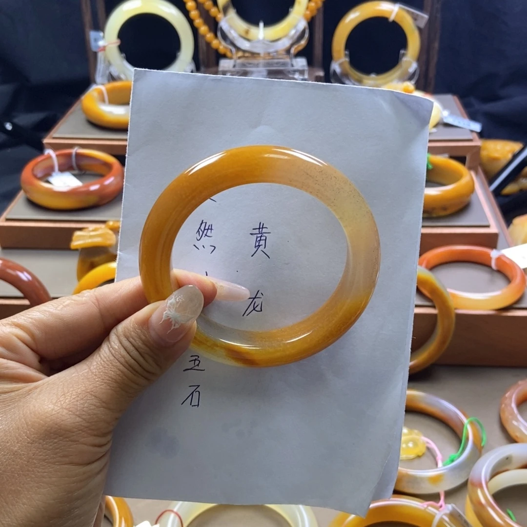 任***痛石英质玉（黄龙玉）未镶嵌手镯阳阳