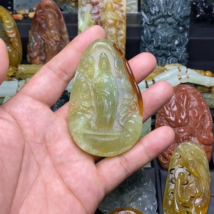 ****۶未镶嵌蛇纹石玉颈饰