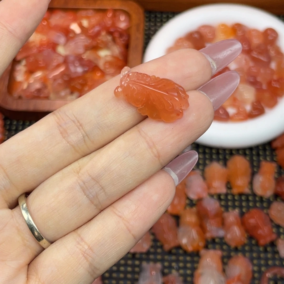 南红玛瑙未镶嵌配饰金鱼