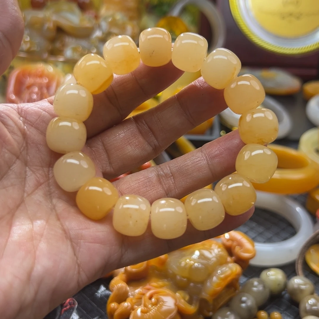 石英质玉未镶嵌颈饰