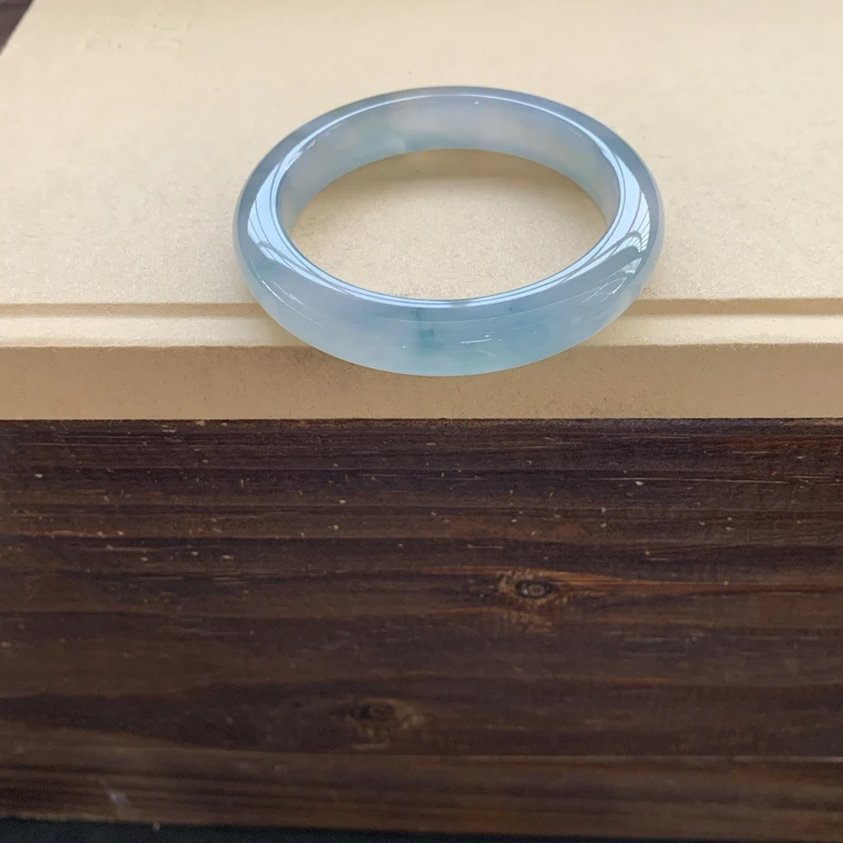 冰种细腻飘花手镯，特价59800圈口52-10.6-8，天然翡翠缅A小纹