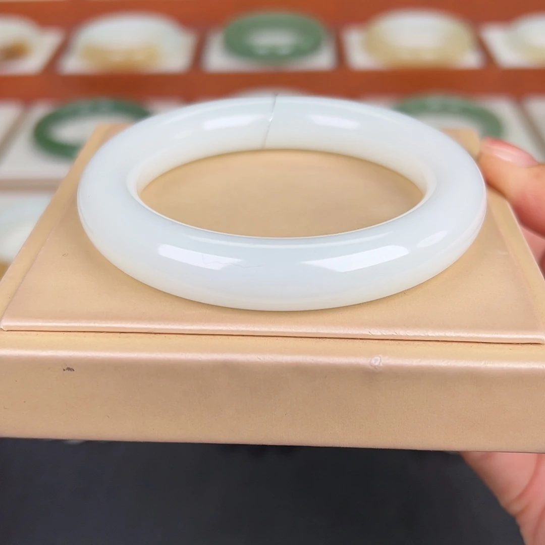 和田玉未镶嵌手镯和田玉白玉手镯