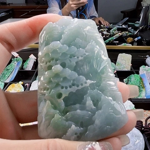 颈饰未镶嵌翡翠一个