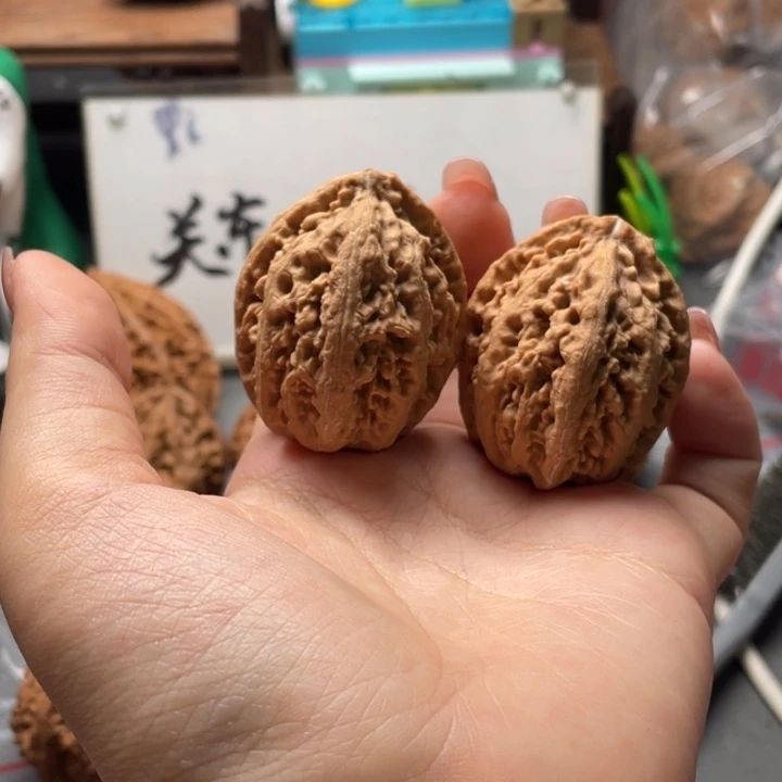 江***锜文玩核桃把件白云47