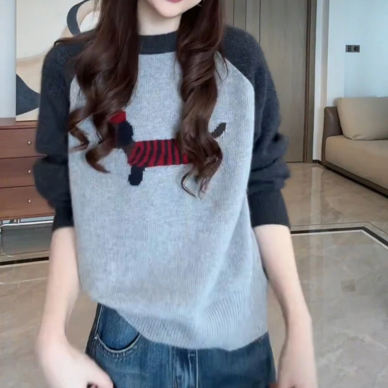 秋冬慵懒风减龄宽松百搭插肩袖小狗软糯套头针织上衣LK2506900