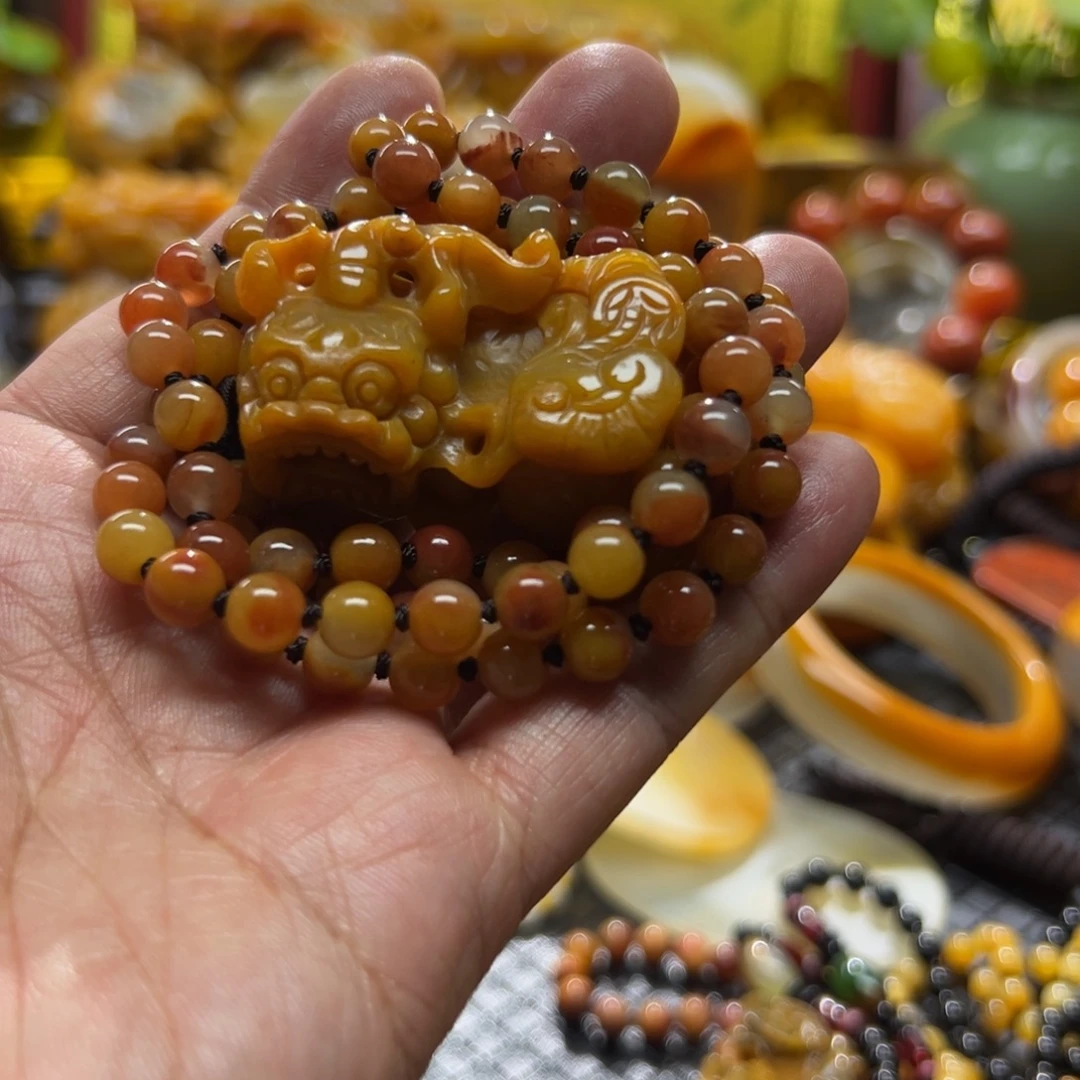 石英质玉未镶嵌颈饰