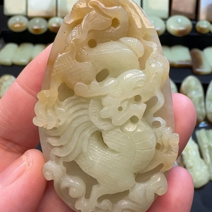 和田玉未镶嵌颈饰