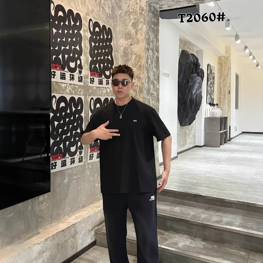 胖子大码男装2025春夏新款简约百搭休闲刺绣潮牌300斤大码短袖T恤