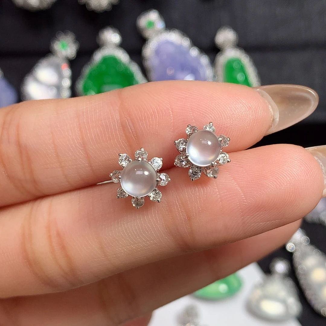 18K金镶嵌翡翠耳饰白冰蛋