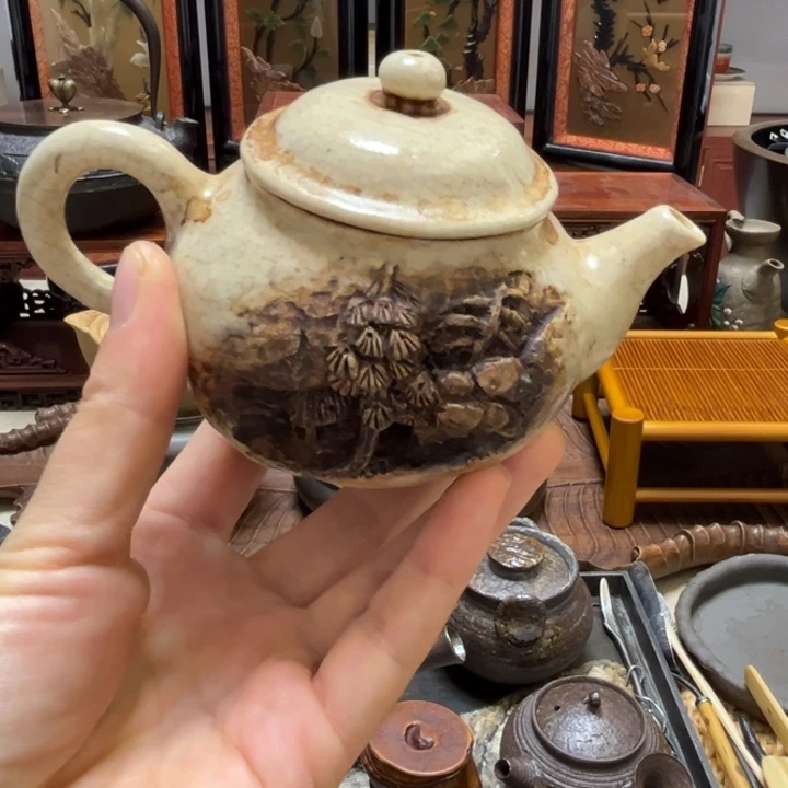 水月烧洞雕瓷壶一