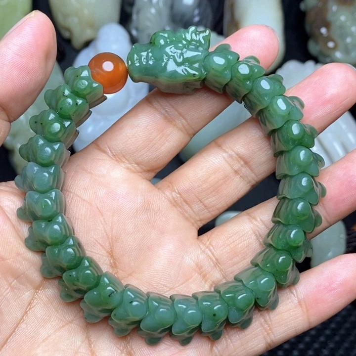 颈饰未镶嵌和田玉