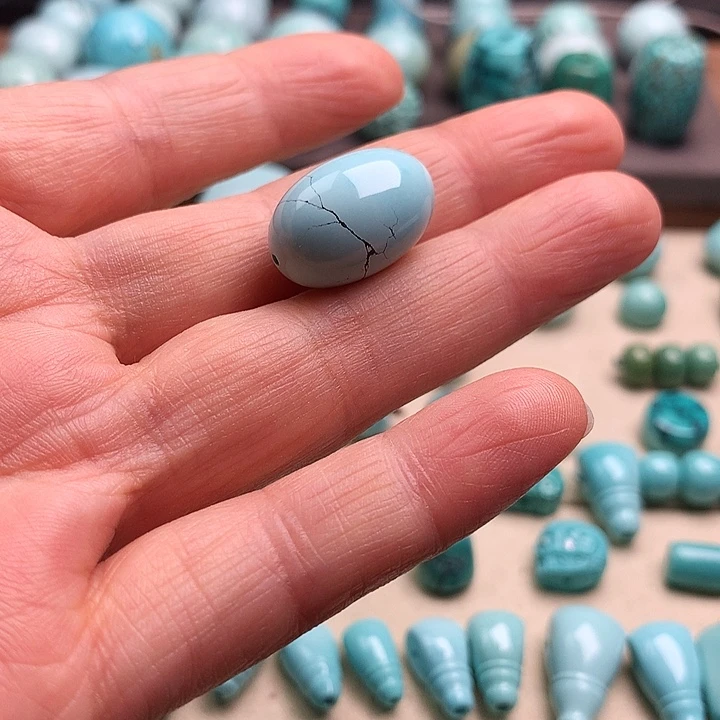 未镶嵌绿松石颈饰