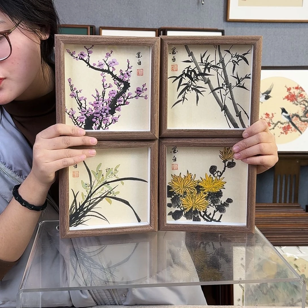 国画手绘带框尺寸：15*15梅兰竹菊