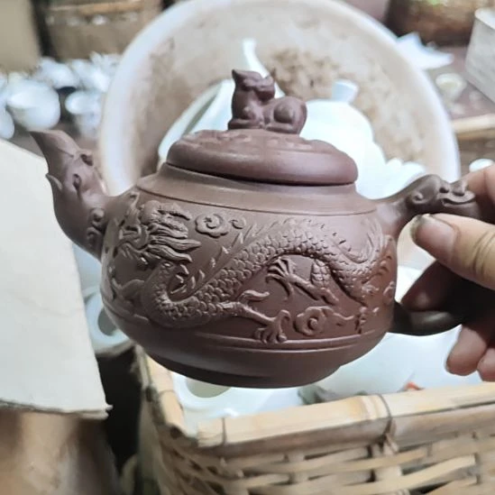 库存微瑕紫砂壶一个