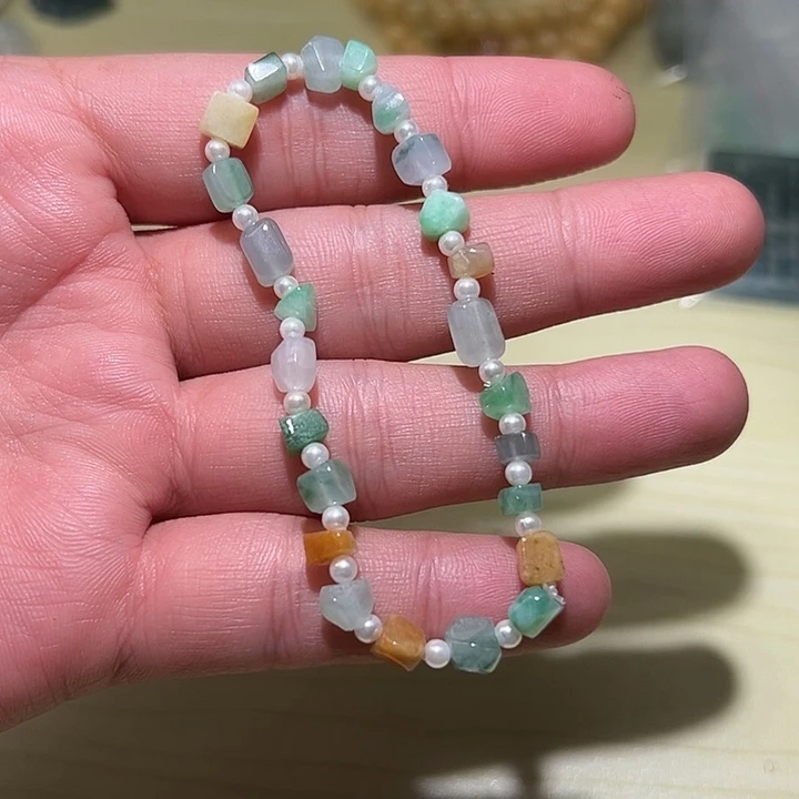 翡翠未镶嵌颈饰39